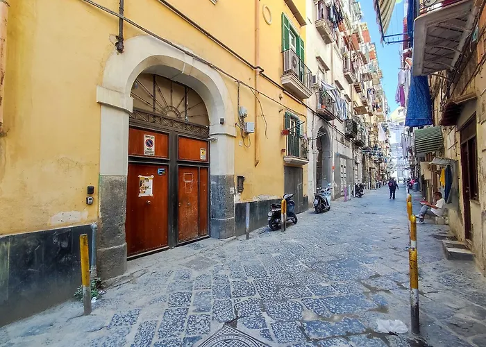 Toto 2 Room Napoli